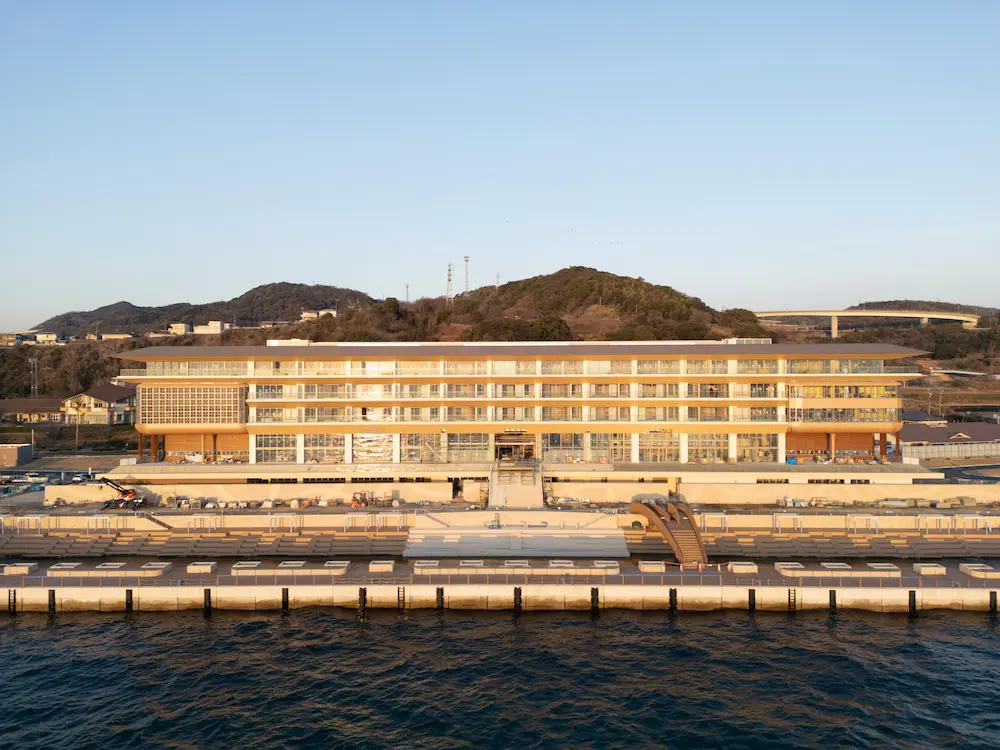 坂茂氏による建築 背面
